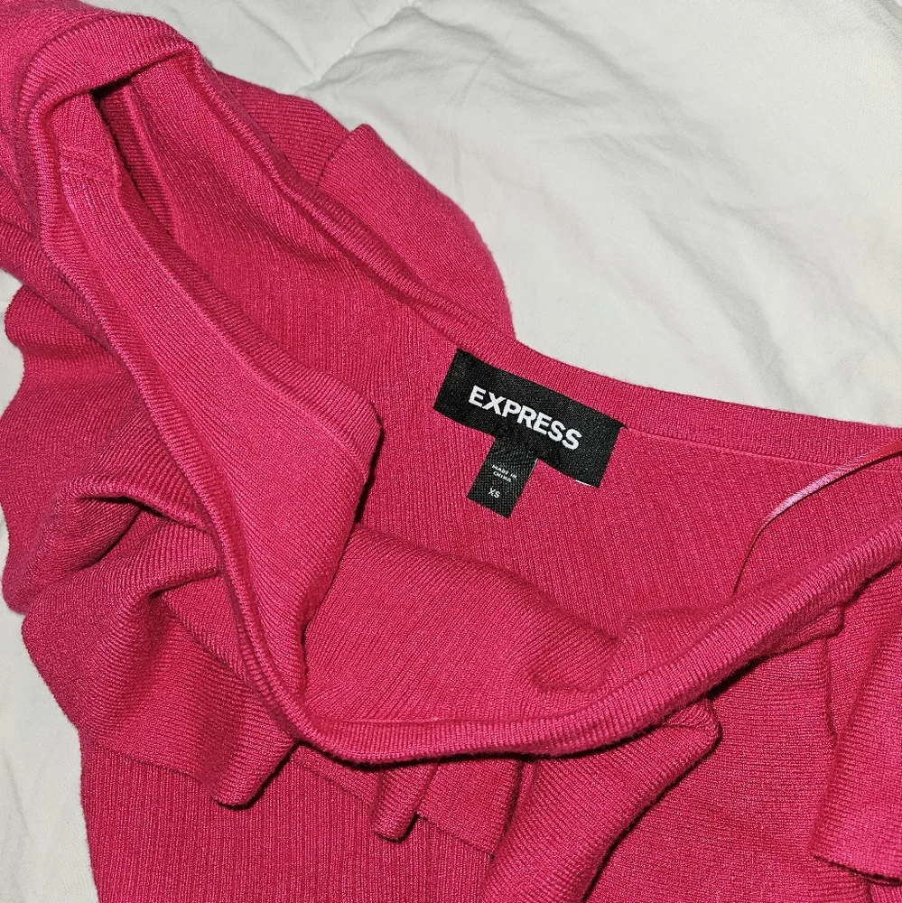 Express Pink Ruffle One Shoulder Cropped Sweater Tank - Picture 8 of 12